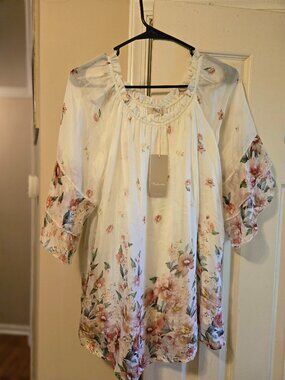 L pure silk Bellaumba top , very flowy & feminine . Looks cute with any style